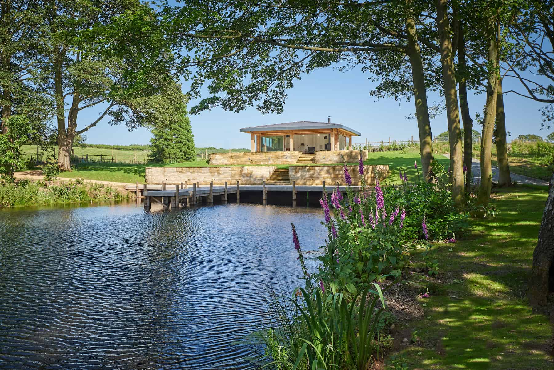lakeside lodge